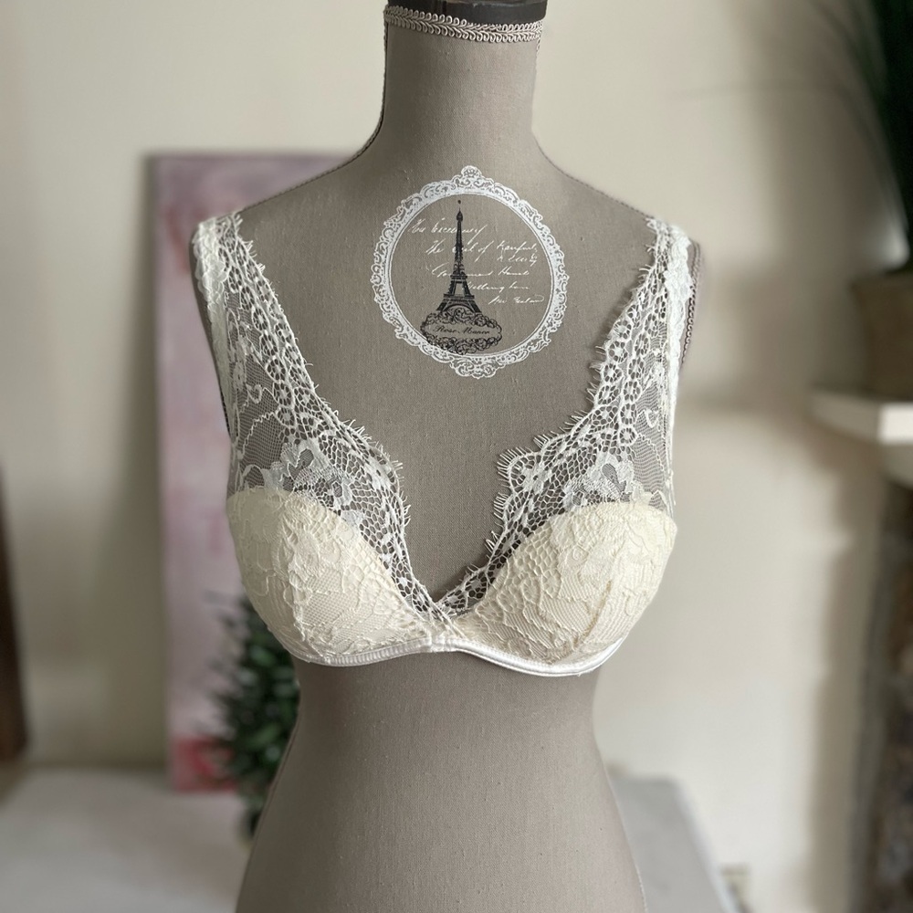 Intimissimi Eyelash Lace Cream Bra
